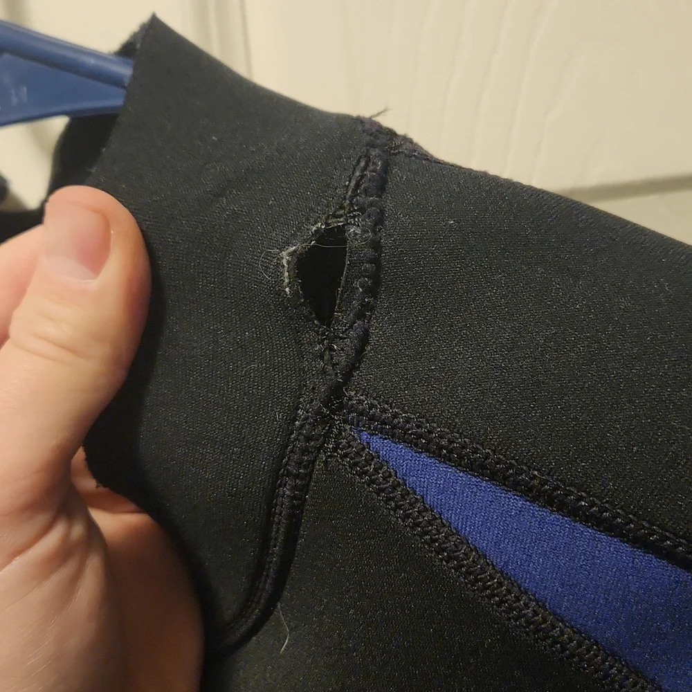 Wetsuit - Picture 5 of 7
